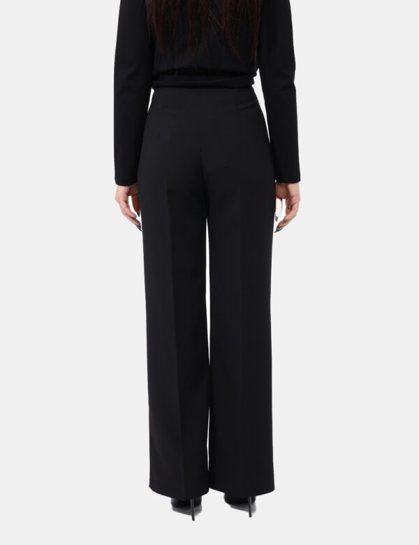 Pantaloni Sandro Ferrone Nero - Cod. artS23YBEBAONE 2SVVi ricordiamo che tutti i nostri articoli sono originali.