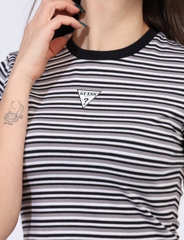 T-shirt Guess Grigio taglia S - L’articolo appartiene al campionario esclusivo di stagione: pezzo unico.Cod. art. W4BI07J131