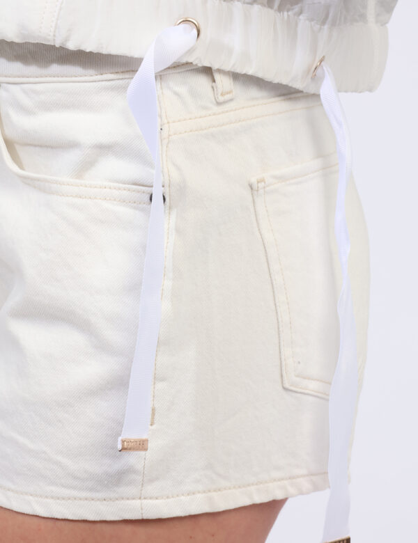 Giacca Guess Bianco taglia S - L’articolo appartiene al campionario esclusivo di stagione: pezzo unico.Cod. art. W5GL18WH5X2