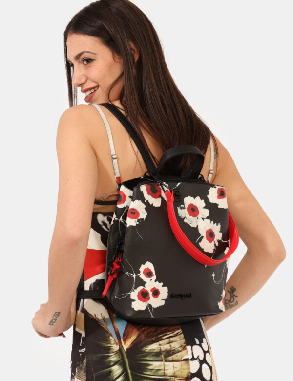 Zaino Desigual Nero - 0Cod. art. 25SAKP27 ozVi ricordiamo che tutti i nostri articoli sono originali.