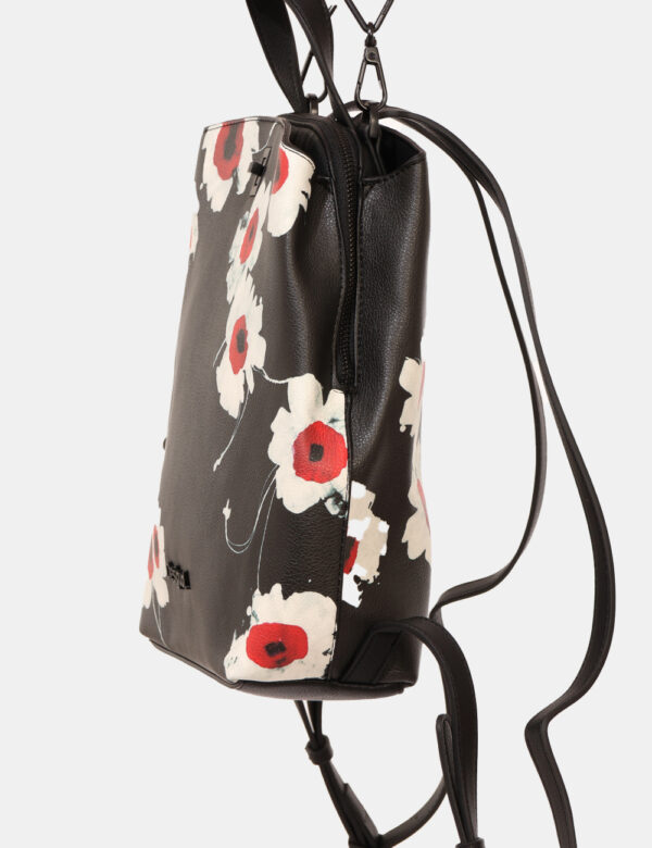 Zaino Desigual Nero - 0Cod. art. 25SAKP27 ozVi ricordiamo che tutti i nostri articoli sono originali.