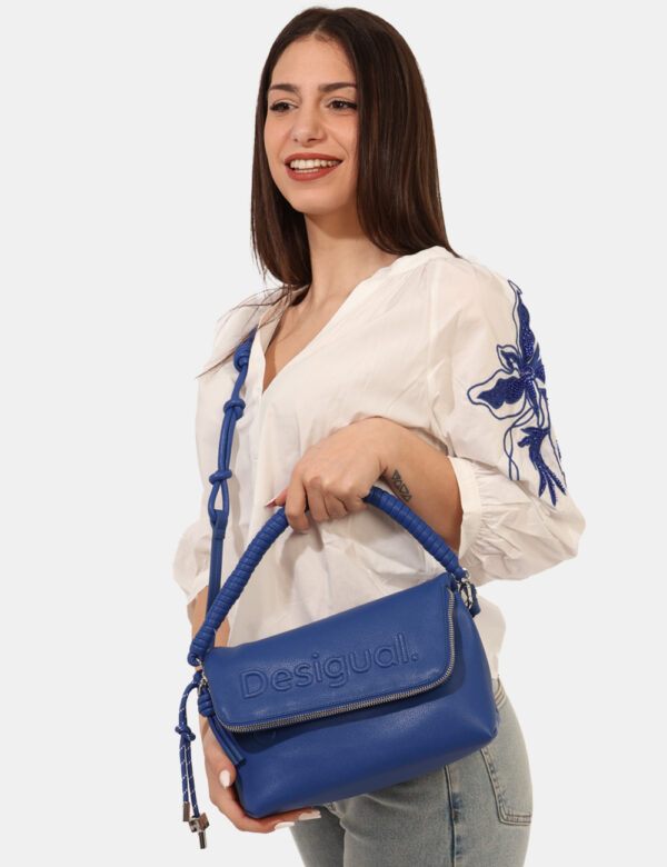 Borsa Desigual Blu - 0Cod. art. 25SAXPBB ozVi ricordiamo che tutti i nostri articoli sono originali.