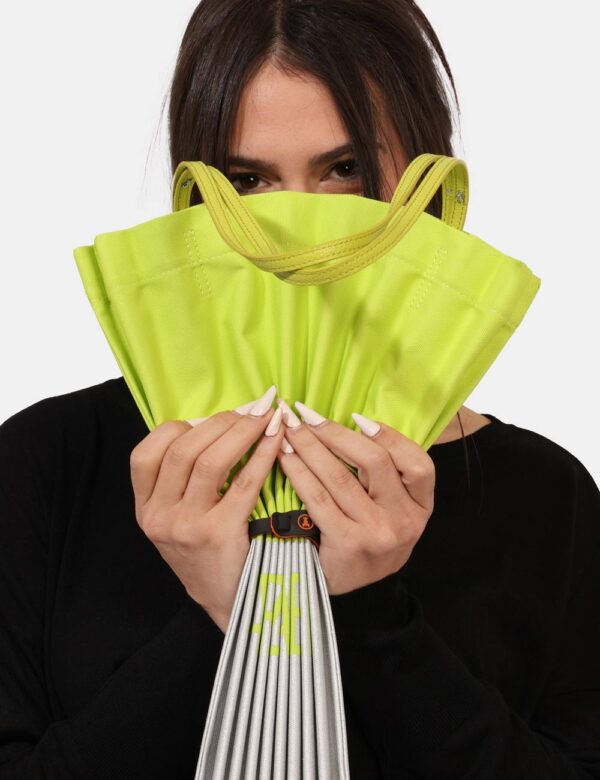Borsa Patrizia Pepe Verde - Borsa shopper pieghettata in nero e verde con stampa logo brand. L'accessorio è maneggevole e po