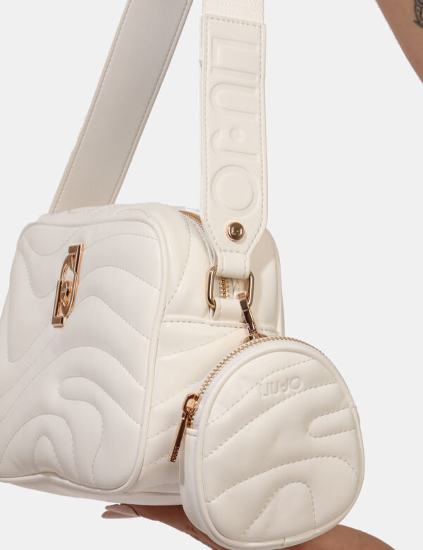 Borsa Liu-Jo Bianco - Cod. art. AA4183 E0036 NT SZVi ricordiamo che tutti i nostri articoli sono originali.