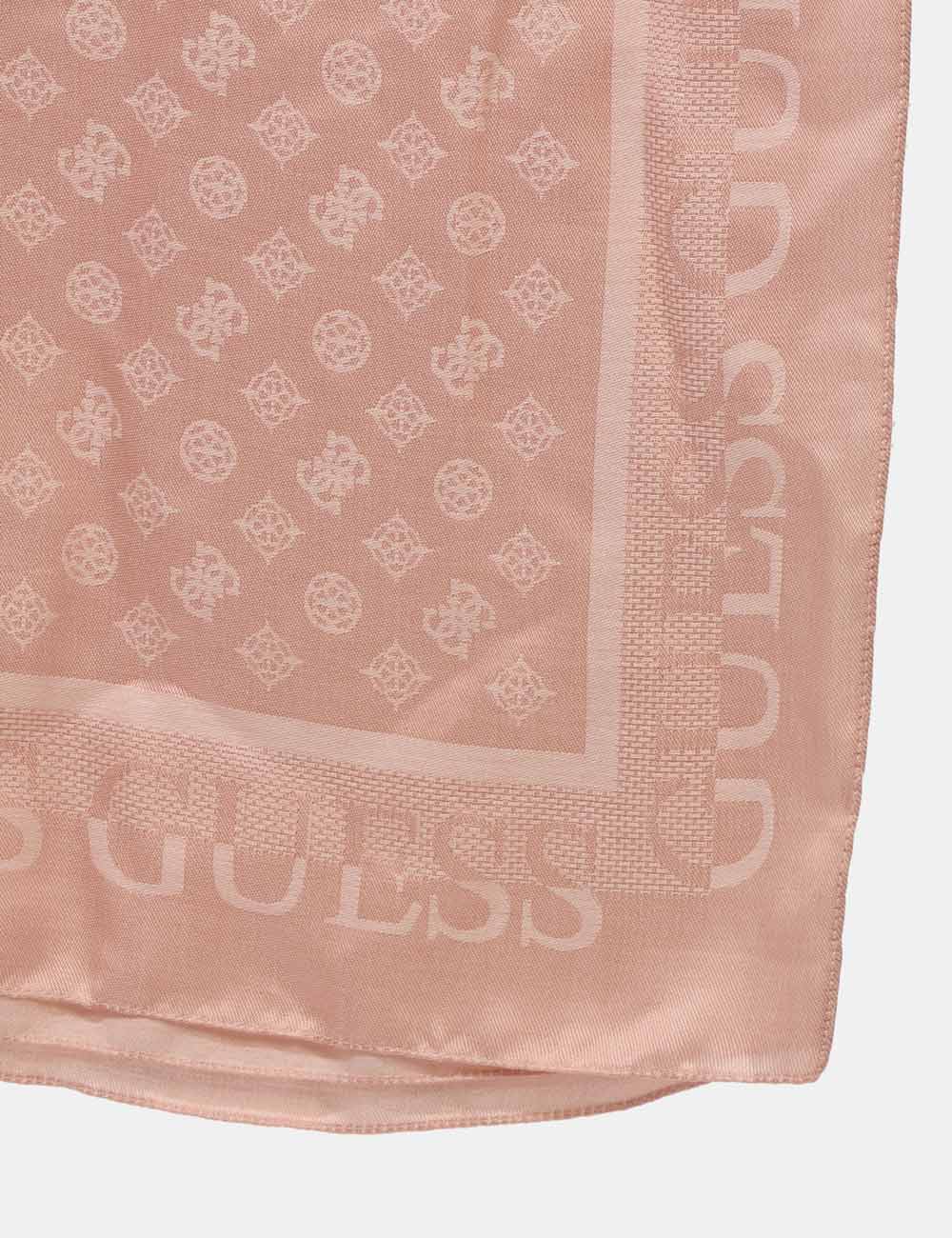 AW9363-VIS03-SZ_LTR_PE25_2 Pashmina Guess Rosa - Foulard in total rosa chiaro e bianco, con stampa allover logo brand. L'indossatura è pratica e manegg