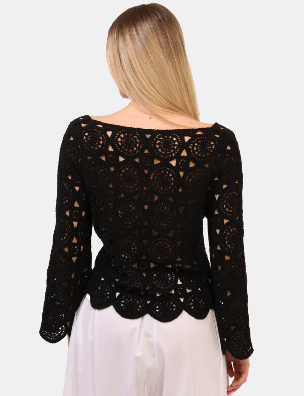 Maglia Rue De Clerie Nero - Maglia con scollo a V su trama lavorata e traforata in total nero. La vestibilità è morbida e re