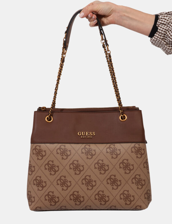 Borsa Guess Marrone - Borsa a spalla di grandi dimensioni in tessuto e cuoio marrone con logo brand. Interno capiente con do