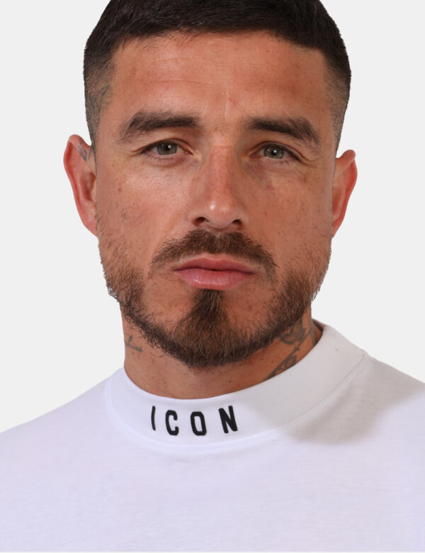 T-shirt Icon Bianco taglia M - L’articolo appartiene al campionario esclusivo di stagione: pezzo unico.Cod. art. IUT049 MO C
