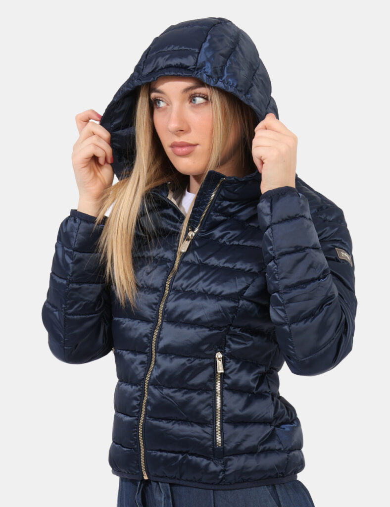Piumino Yes Zee Blu - Piumino leggero in total blu navy con trama rigata. Presenti tasche a taglio trasversale con chiusura