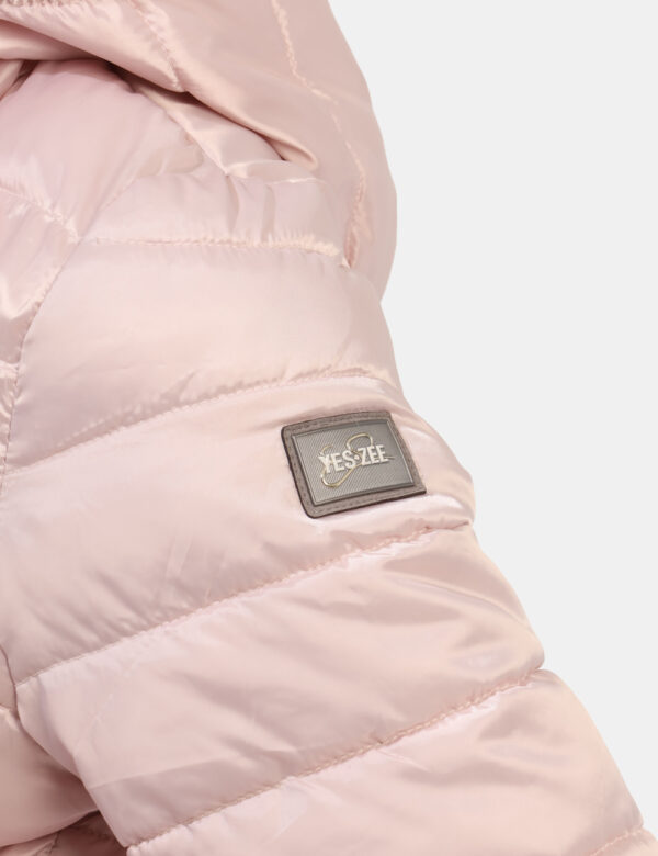 Piumino Yes Zee Rosa - Piumino leggero in total rosa cipria con trama rigata. Presenti tasche a taglio trasversale con chius