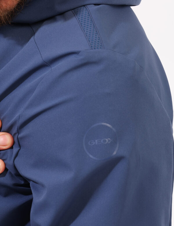 Giacca Geox BLu taglia 50 - L’articolo appartiene al campionario esclusivo di stagione: pezzo unico.Cod. art. M5522NT3046 G