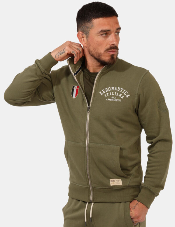 Felpa Aeronautica Italiana Verde - Felpa garzata in total verde militare con tasche a taglio trasversale e logo brand ricama