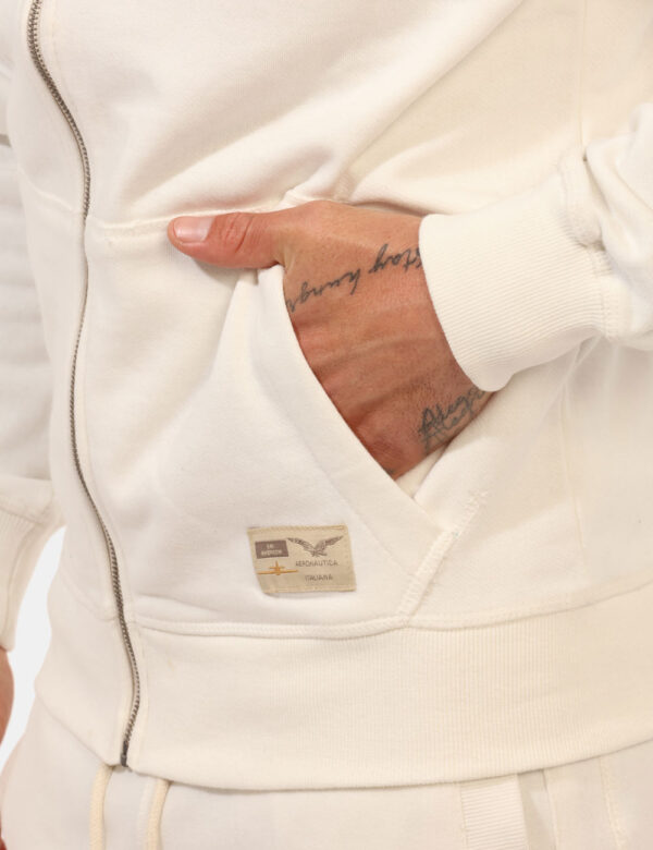 Felpa Aeronautica Italiana Panna - Felpa garzata in total bianco panna con tasche a taglio trasversale e logo brand ricamato
