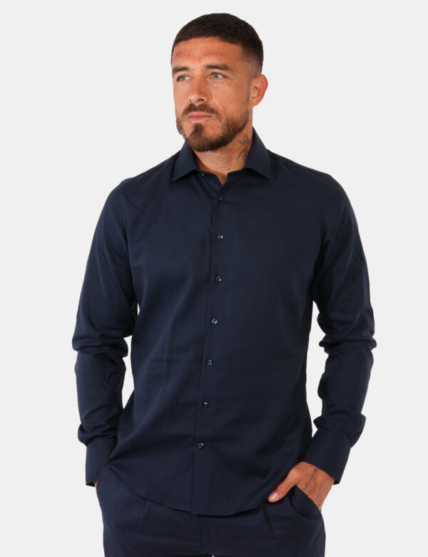 Camicia Zero Iron Plus Blu - Camicia casual, innovativa, no stiro e antimacchia, in total blu e con taglio slim oltre che te
