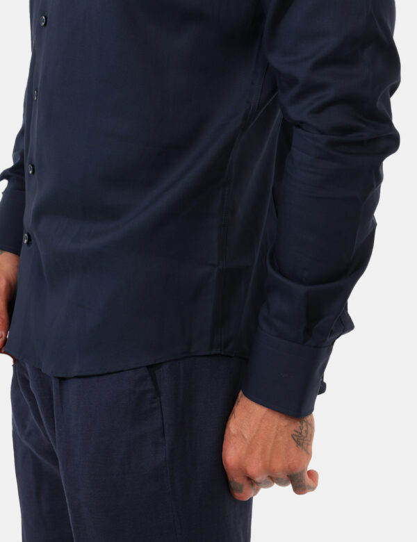 Camicia Zero Iron Plus Blu - Camicia casual, innovativa, no stiro e antimacchia, in total blu e con taglio slim oltre che te