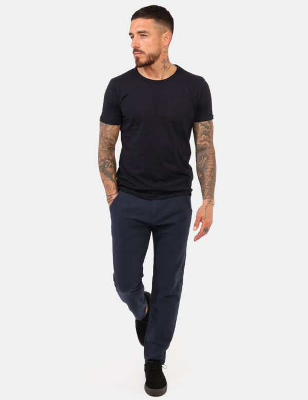 Pantaloni Concept83 Blu - Pantaloni casual, leggeri, in total blu, tasche a taglio trasversale sul fronte e unica tasca a to