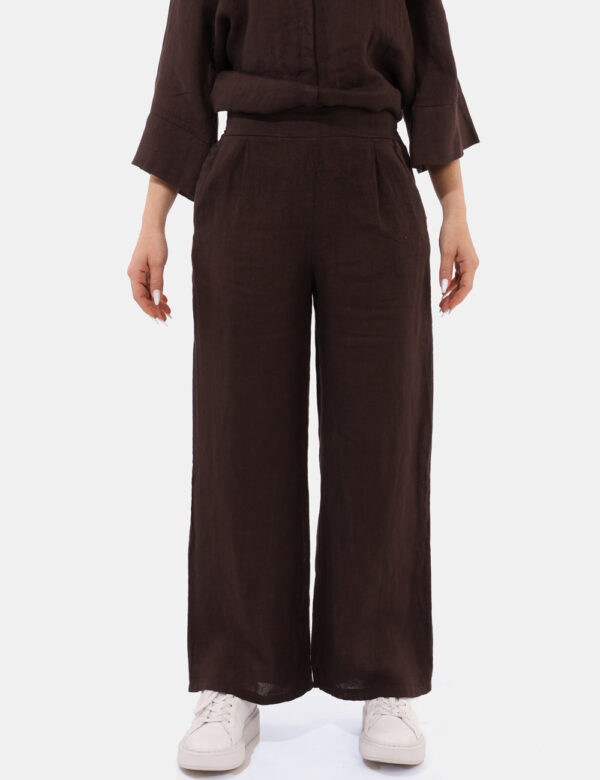 Pantaloni Rue De Clerie Marrone - Pantaloni in lino, larghi e leggeri, in total marrone e con tasche a taglio trasversale. L