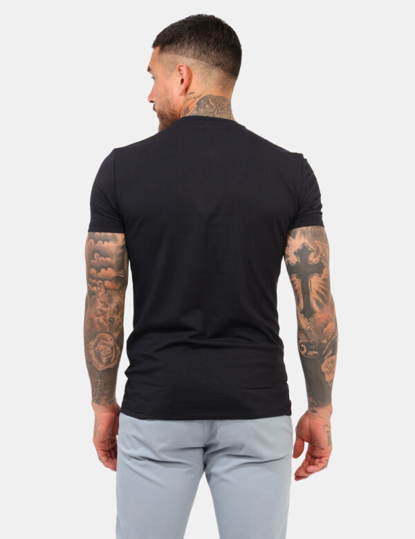 T-shirt Antony Morato Blu - T-shirt classica in total blu navy con piccola stampa logo brand. La vestibilità è morbida e reg