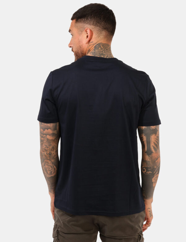 T-shirt Prj22. Blu - T-shirt classica in total blu navy. La vestibilità del capo è regolare. La t-shirt è adatta per occasio