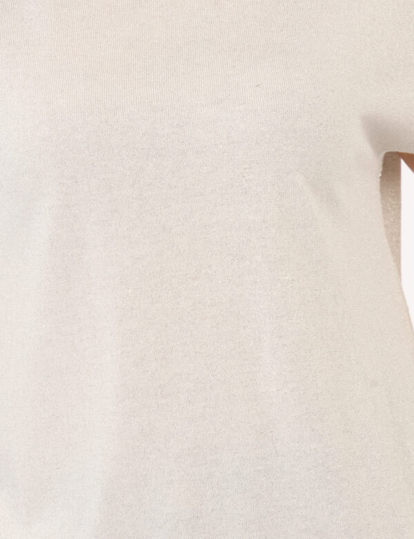 Maglia Sandro Ferrone Bianco - Maglia a maniche corte, in total panna con filo lurex argentato. La vestibilità è morbida e r