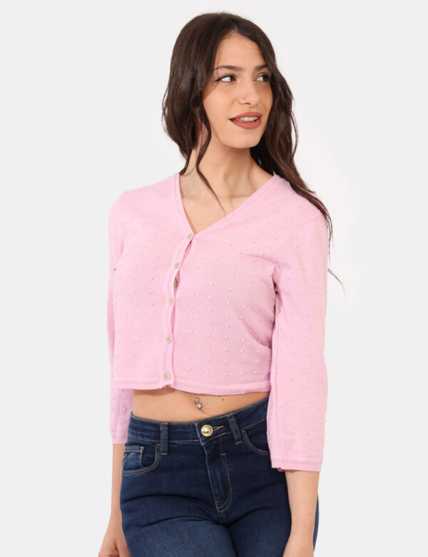 Cardigan Sandro Ferrone Rosa - Cardigan in total rosa con trama lavorata in rilievo. La vestibilità è morbida e pratica gr