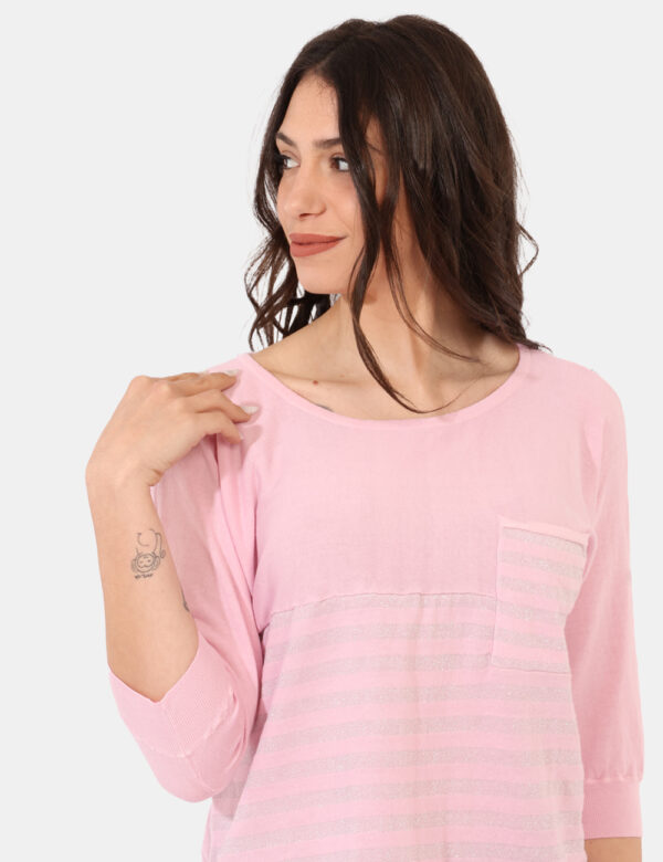 Maglia Sandro Ferrone Rosa - Maglia a maniche lunghe in total rosa con righe in filo lurex argentato. Presenta un taschino s