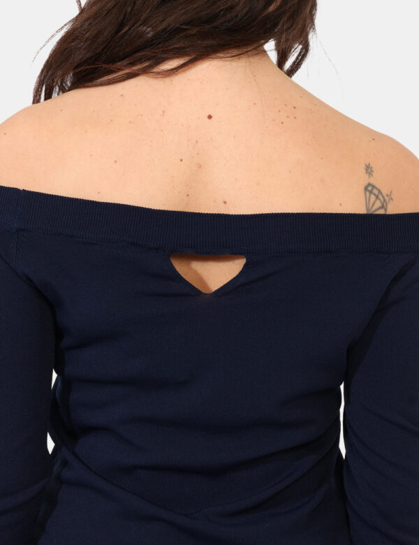 Maglia Sandro Ferrone Blu - Maglione con scollo a barchetta in total blu. La vestibilità è morbida e regolare. La maglia è a