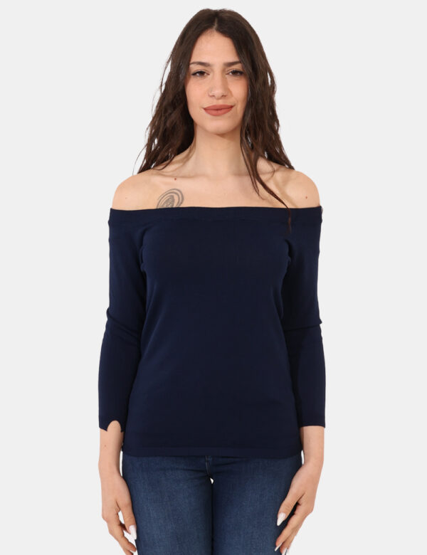 Maglia Sandro Ferrone Blu - Maglione con scollo a barchetta in total blu. La vestibilità è morbida e regolare. La maglia è a