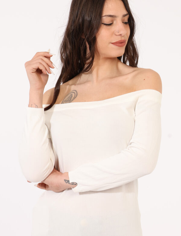Maglia Sandro Ferrone Bianco - Maglione con scollo a barchetta in total bianco. La vestibilità è morbida e regolare. La magl