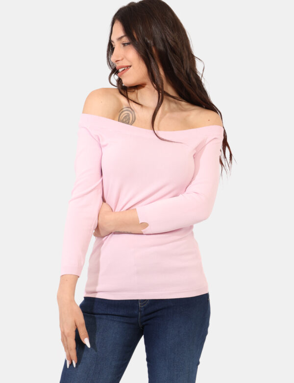 Maglia Sandro Ferrone Rosa - Maglione con scollo a barchetta in total rosa. La vestibilità è morbida e regolare. La maglia è