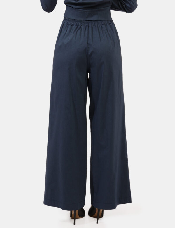 Pantaloni Rue De Clerie Blu - Pantaloni eleganti e leggeri con tasche a taglio trasversale in total blu denim. La vestibilit