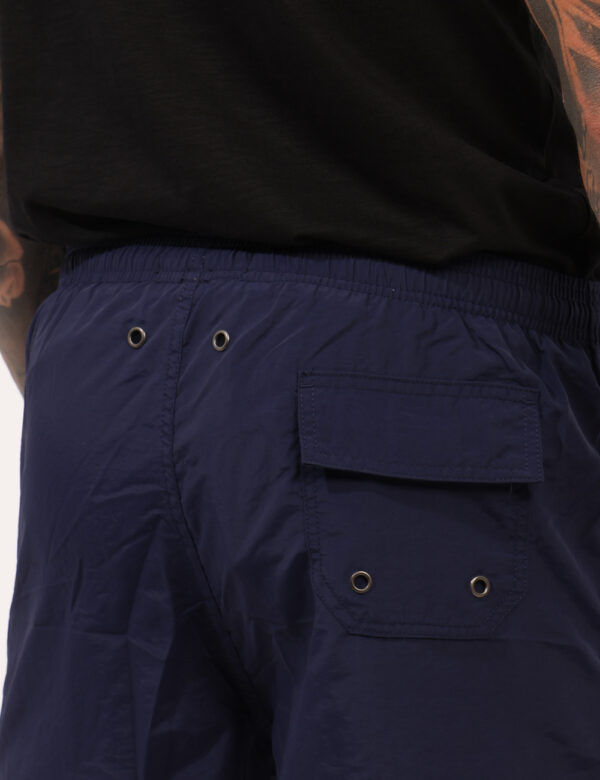 Costume Goha Blu - Costume modello boxer in total blu. Presenti tasche a taglio trasversale sul fronte e tasca a toppa sul r