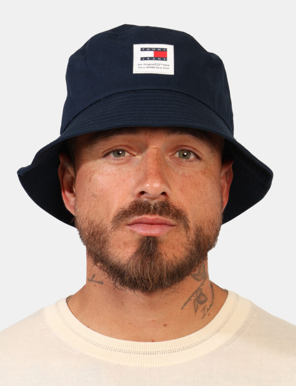 Cappello Tommy Hilfiger Blu - Cod. art. AM0AM12018 SZVi ricordiamo che tutti i nostri articoli sono originali.