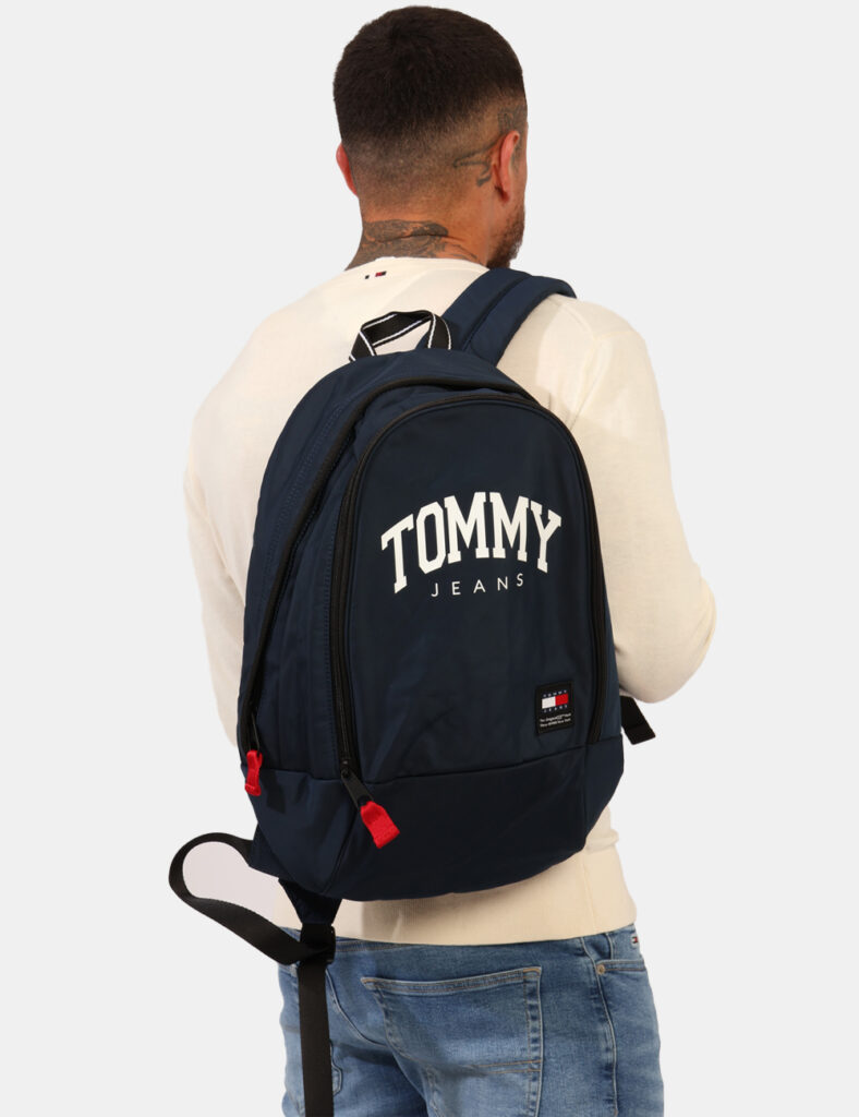 Zaino Tommy Hilfiger Blu - Cod. art. AM0AM12129 SZVi ricordiamo che tutti i nostri articoli sono originali.