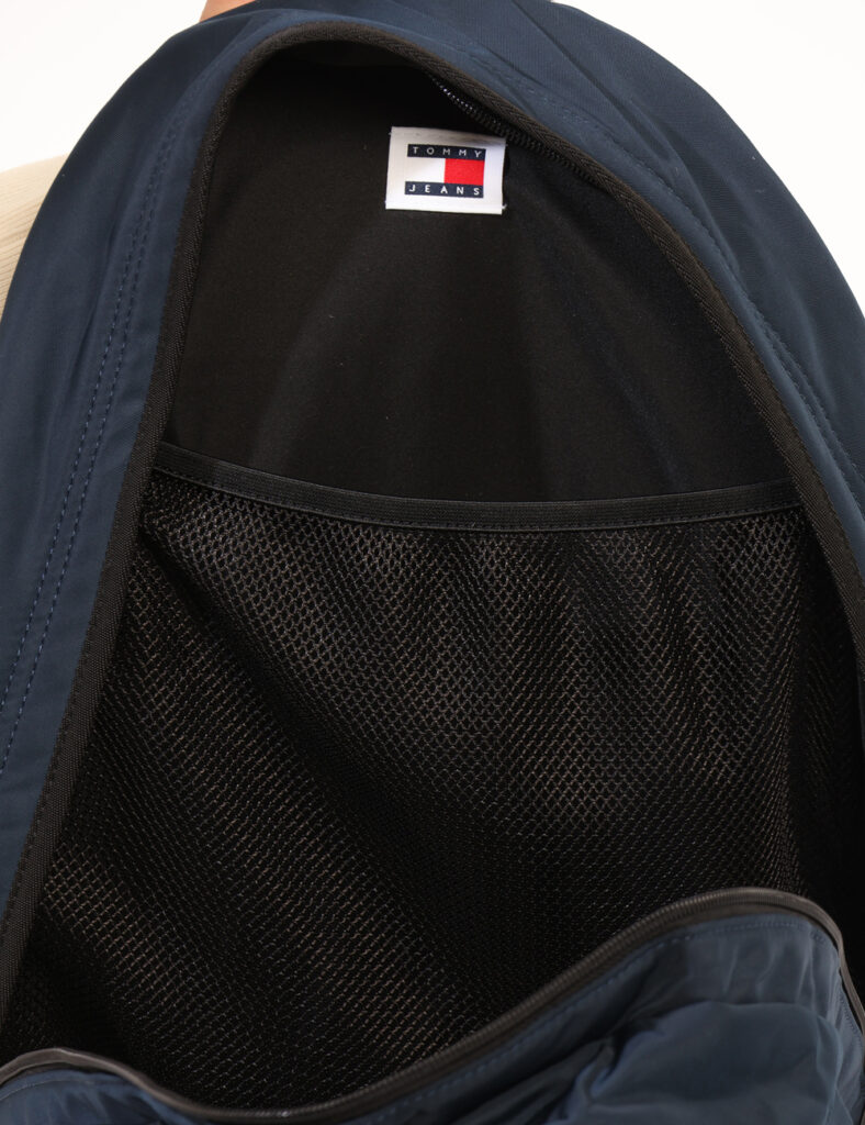 Zaino Tommy Hilfiger Blu - Cod. art. AM0AM12129 SZVi ricordiamo che tutti i nostri articoli sono originali.