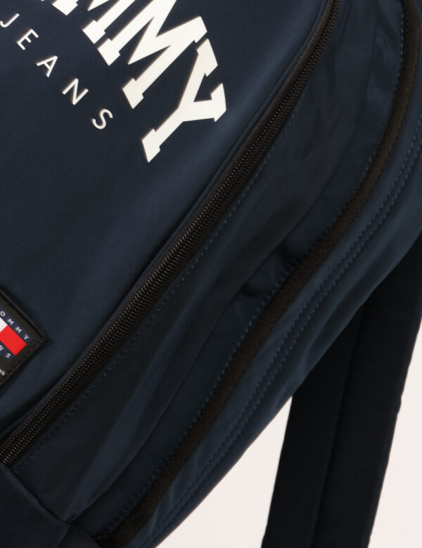 Zaino Tommy Hilfiger Blu - Cod. art. AM0AM12129 SZVi ricordiamo che tutti i nostri articoli sono originali.