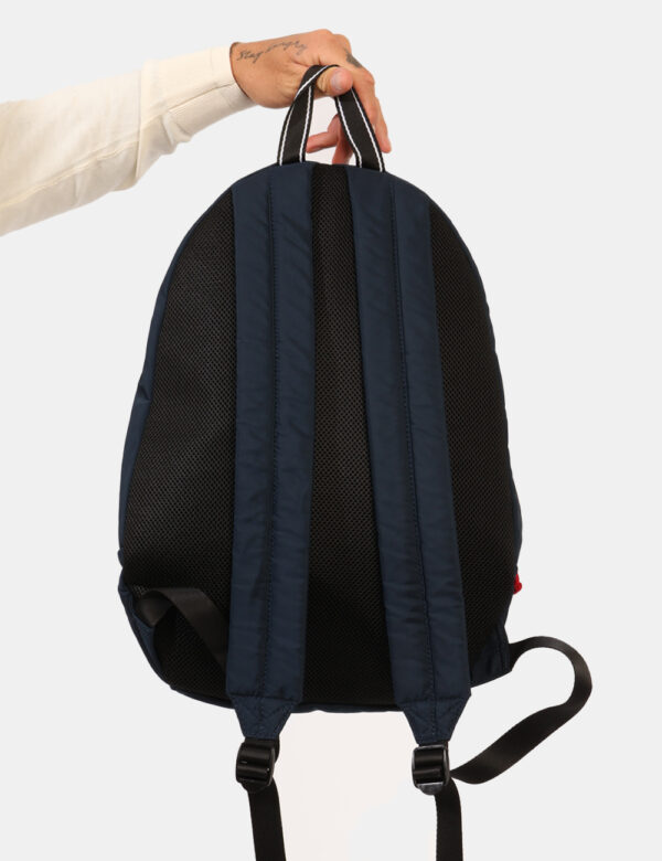 Zaino Tommy Hilfiger Blu - Cod. art. AM0AM12129 SZVi ricordiamo che tutti i nostri articoli sono originali.