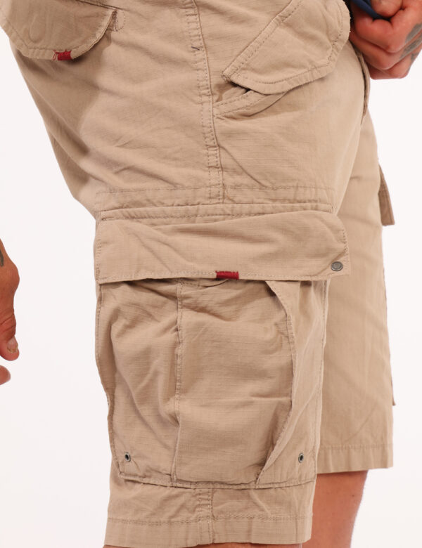 Bermuda Aeronautica Italiana Beige - Bermuda in total beige, con tasche a taglio trasversale, tasche a toppa laterale, e tas