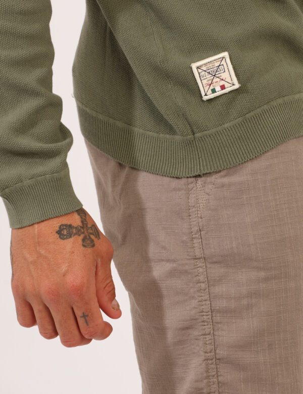 Maglione leggero Aeronautica Italiana Verde - Maglione leggero in total verde militare con trama lavorata. La vestibilità è