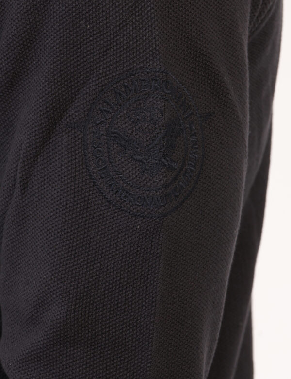 Maglione leggero Aeronautica Italiana Blu - Maglione leggero in total blu con trama lavorata. La vestibilità è morbida e reg