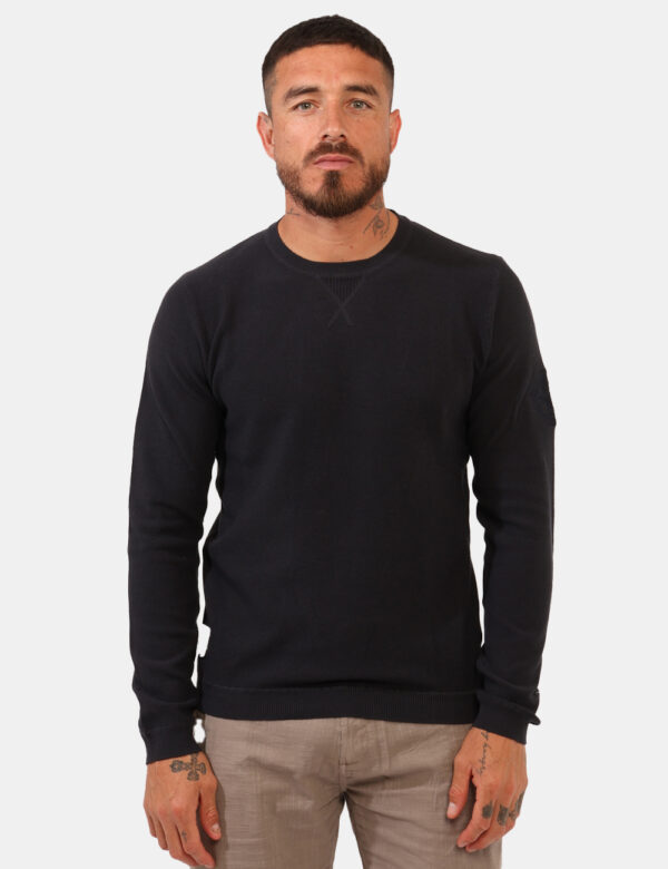 Maglione leggero Aeronautica Italiana Blu - Maglione leggero in total blu con trama lavorata. La vestibilità è morbida e reg