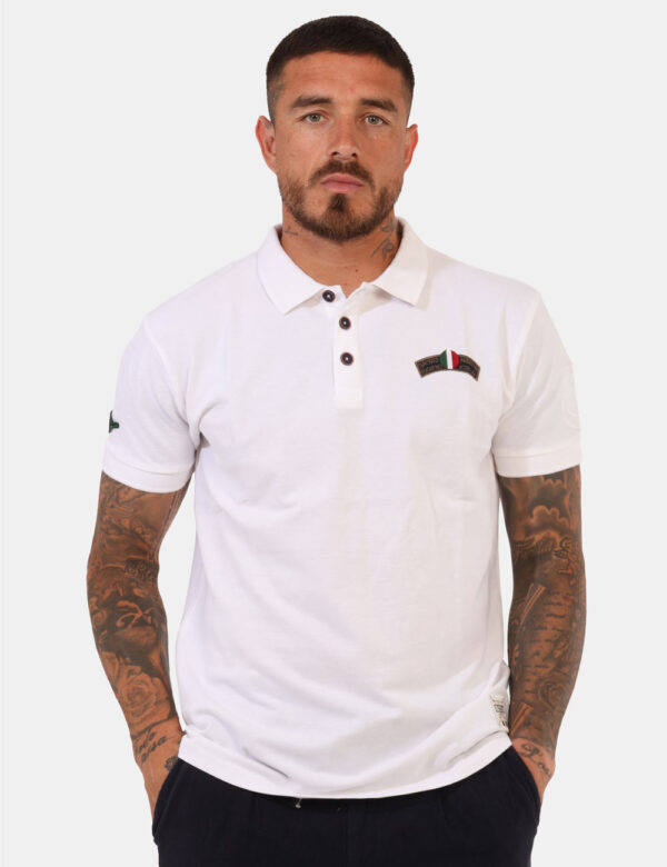 Polo Aeronautica Italiana Bianco - Polo classica in total bianco con patch logo brand e dettagli coordinati. La vestibilità