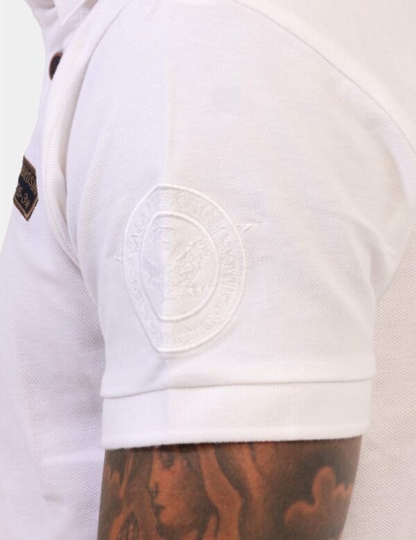Polo Aeronautica Italiana Bianco - Polo classica in total bianco con patch logo brand e dettagli coordinati. La vestibilità