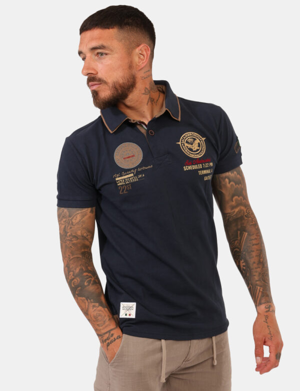 Polo Aeronautica Italiana Blu - Polo classica in total blu con doppio patch logo brand e dettagli coordinati. La vestibilità