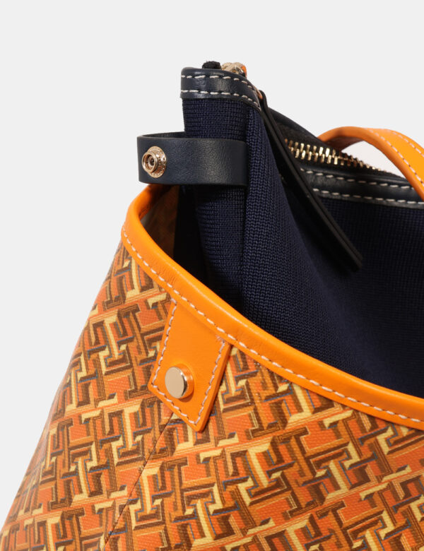Borsa Tommy Hilfiger Arancione - Cod. art. AW0AW15971 SZVi ricordiamo che tutti i nostri articoli sono originali.