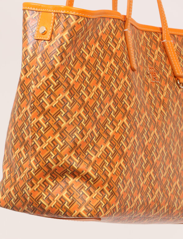 Borsa Tommy Hilfiger Arancione - Cod. art. AW0AW15971 SZVi ricordiamo che tutti i nostri articoli sono originali.