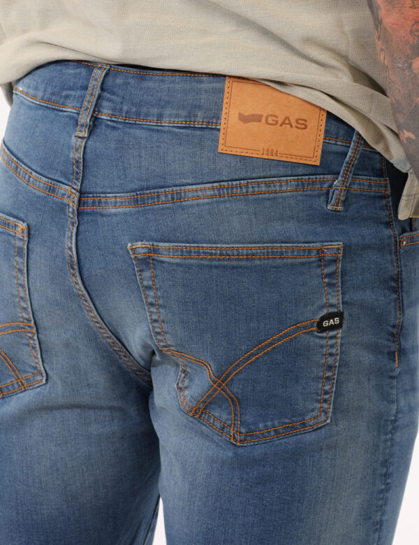 Bermuda jeans Gas Jeans - Bermuda in jeans, con tasche sagomate sul fornte e tasche a toppa sul retro. La vestibilità è morb