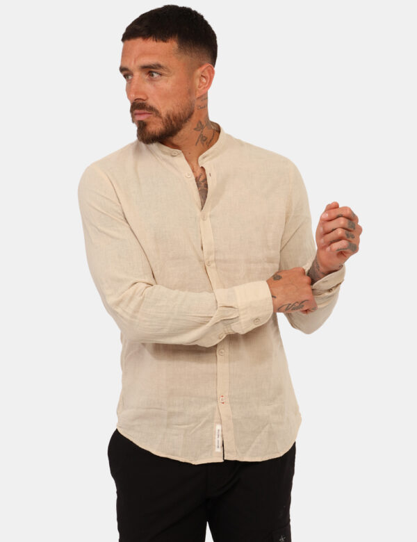 Camicia Yes Zee Beige - Camicia casual con colletto alla coreana ed in total beige. La vestibilità è morbida e pratica grazi