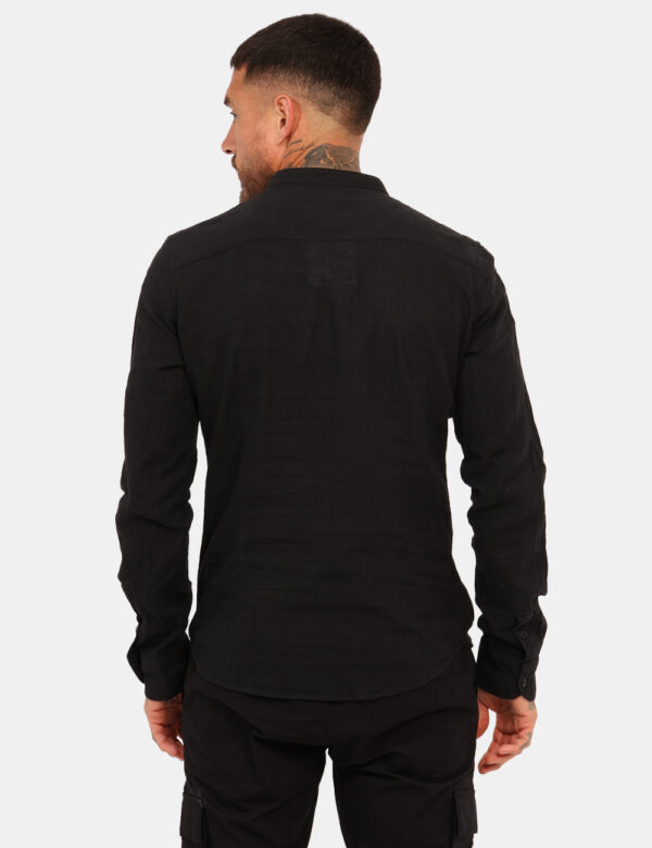 Camicia Yes Zee Nero - Camicia casual con colletto alla coreana ed in total nero. La vestibilità è morbida e pratica grazie
