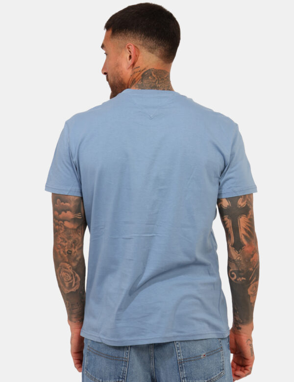 T-shirt Tommy Hilfiger Blu - T-shirt classica in total blu avio con stampa logo brand in bianco. La vestibilità è morbida e
